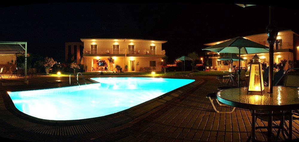 Dafnes Rooms Fourka Exterior foto