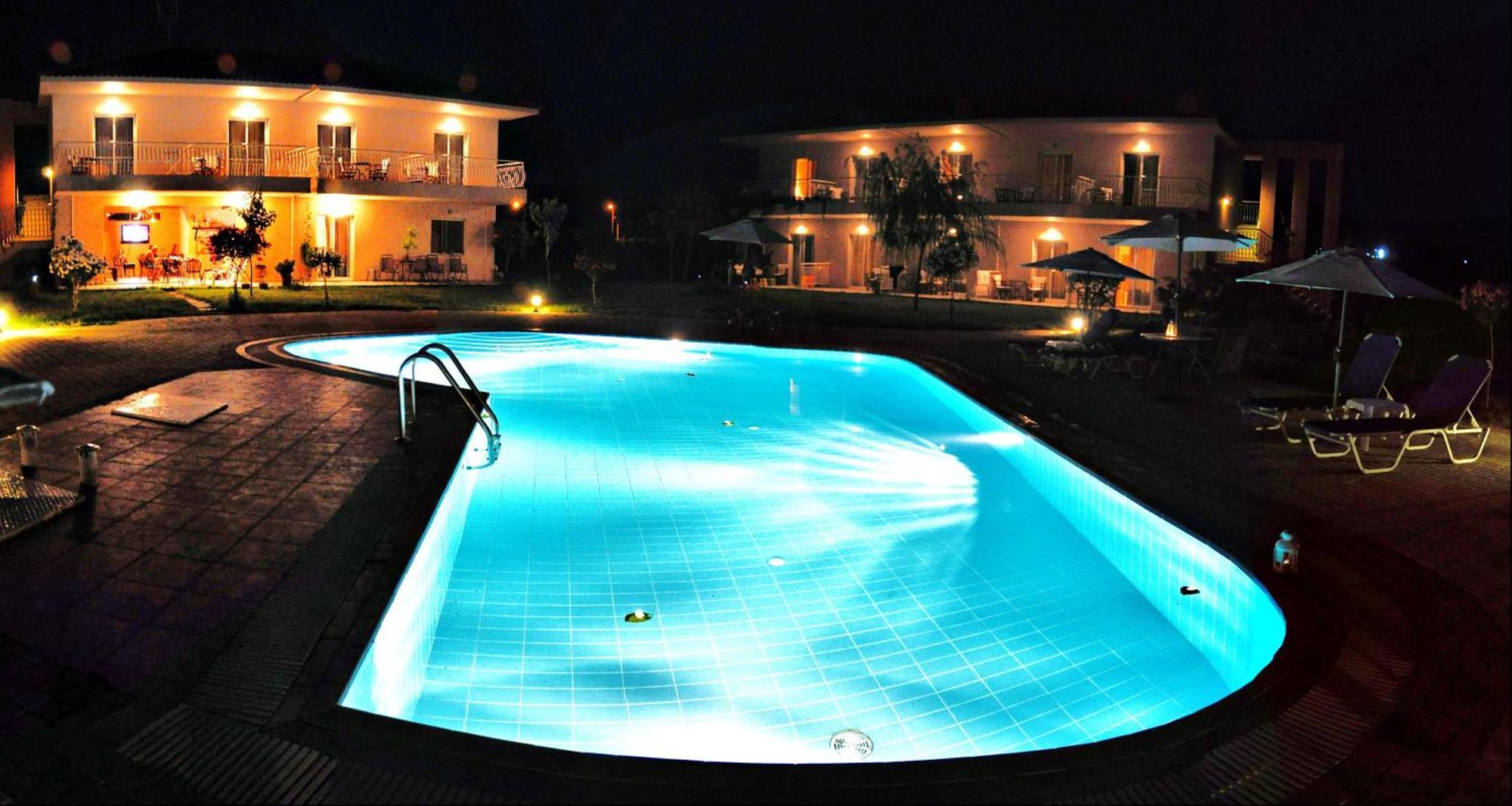 Dafnes Rooms Fourka Exterior foto