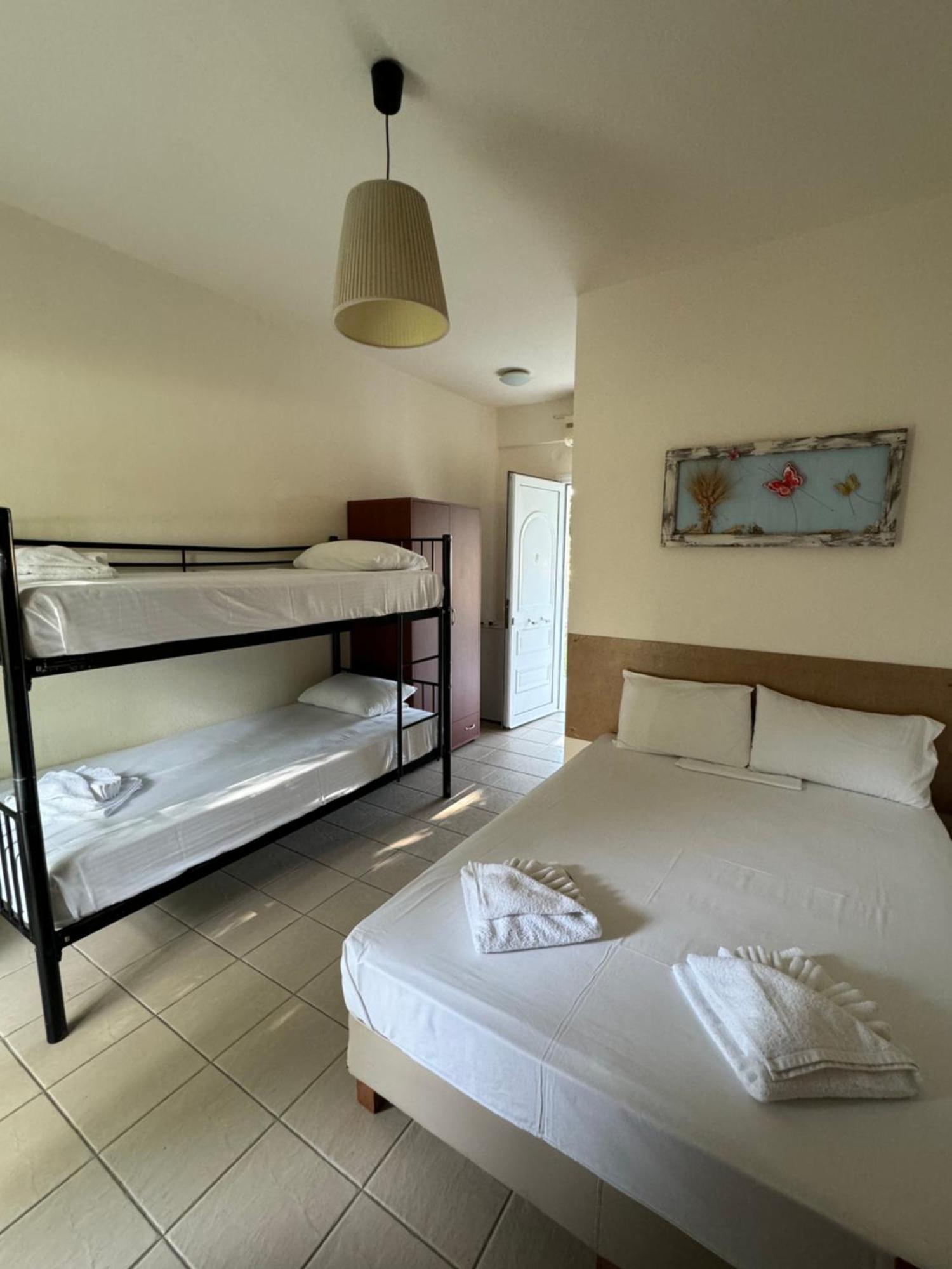 Dafnes Rooms Fourka Exterior foto