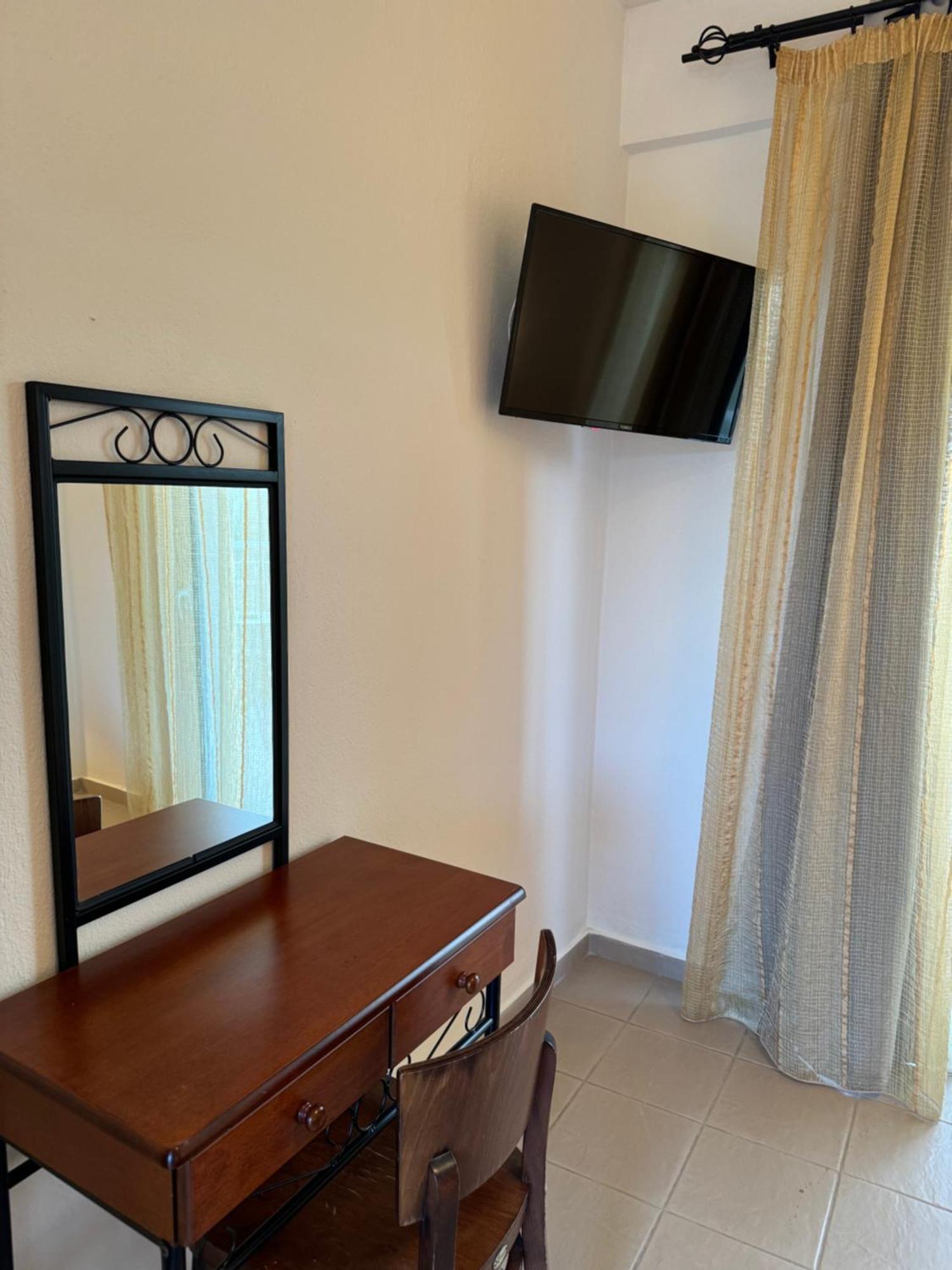 Dafnes Rooms Fourka Exterior foto