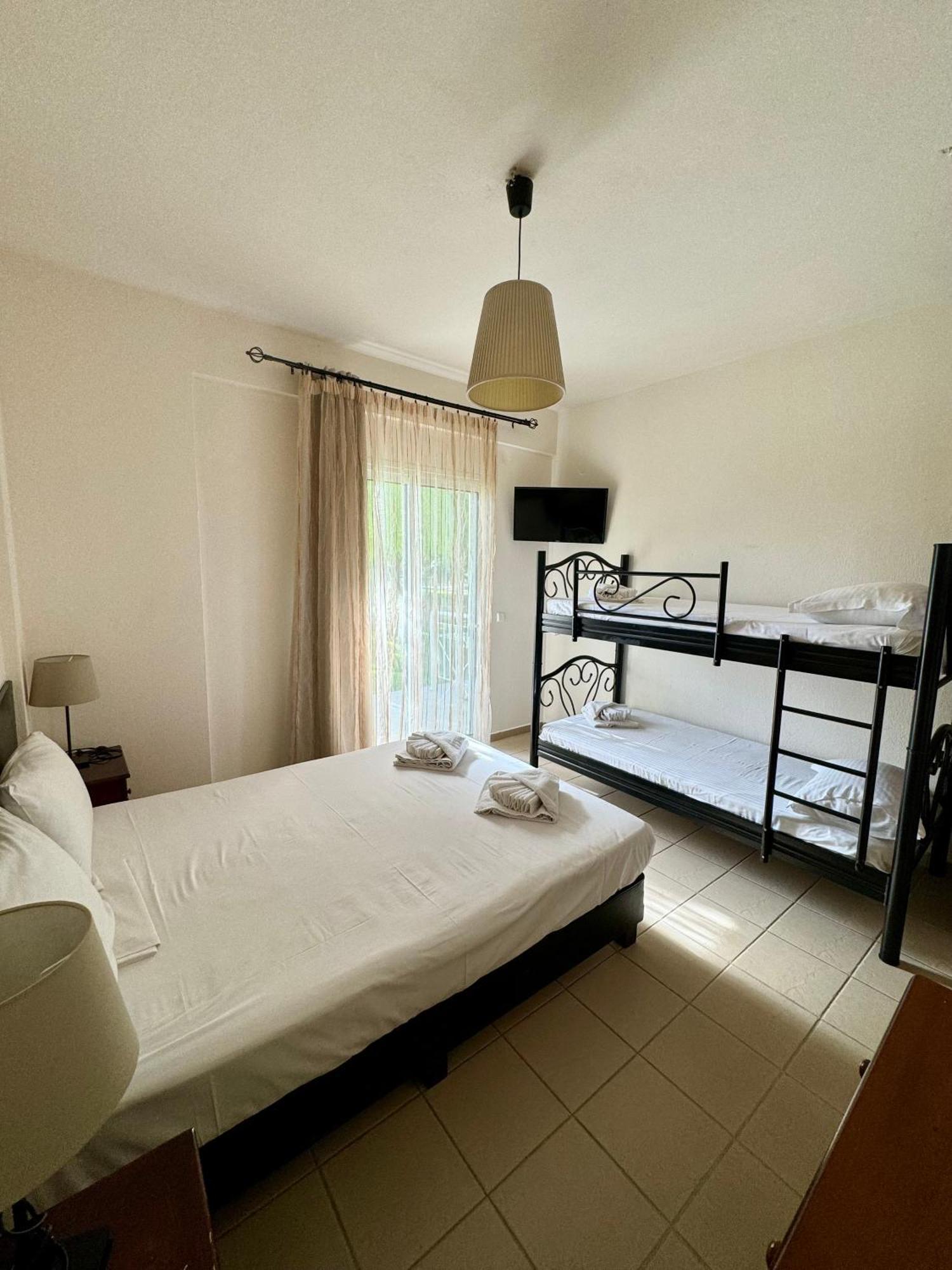 Dafnes Rooms Fourka Exterior foto