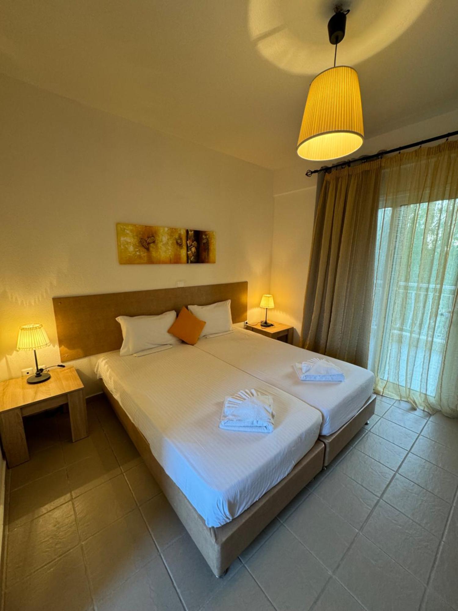 Dafnes Rooms Fourka Exterior foto