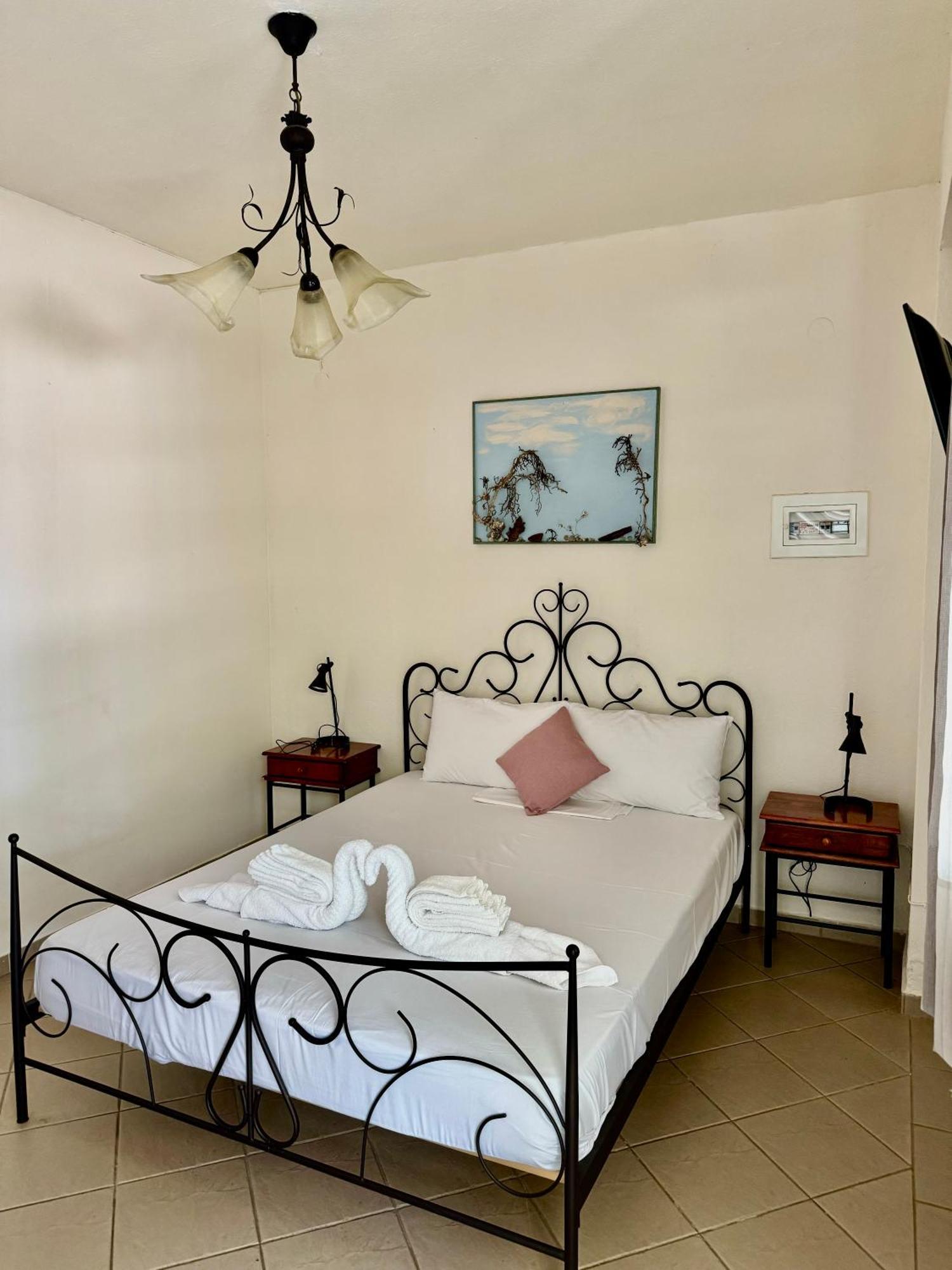 Dafnes Rooms Fourka Exterior foto