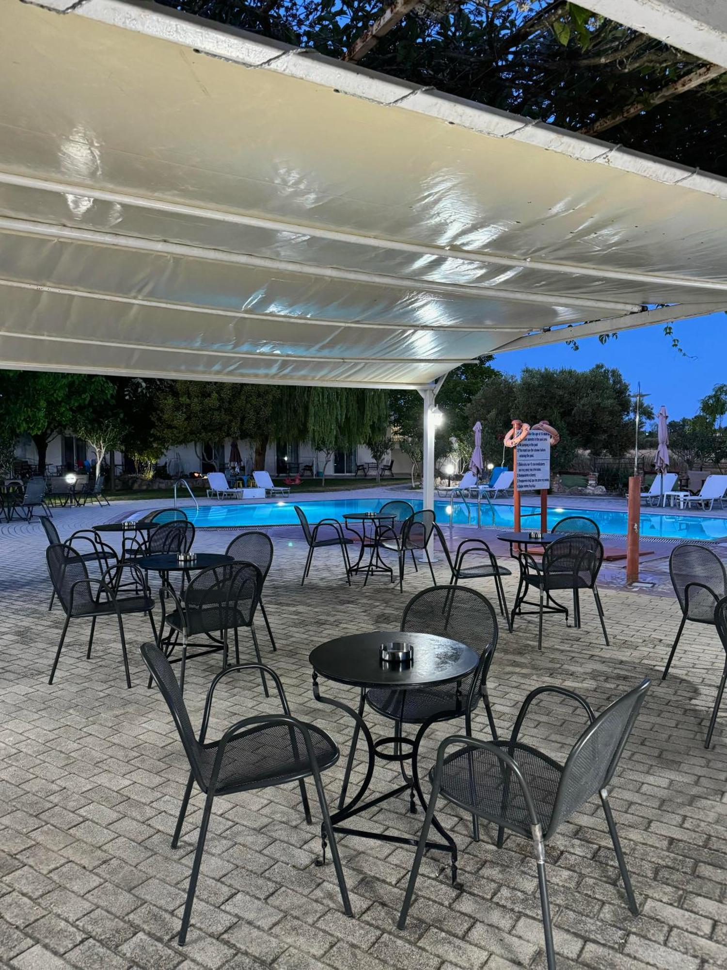 Dafnes Rooms Fourka Exterior foto